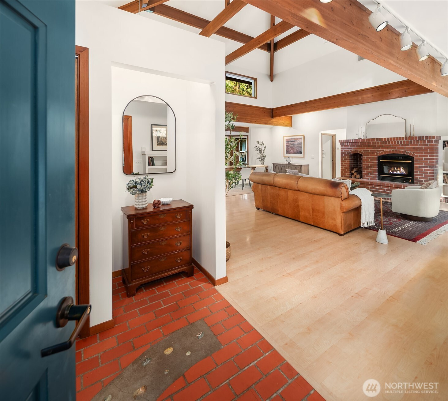 27407 94th Avenue SW, Vashon, WA 98070