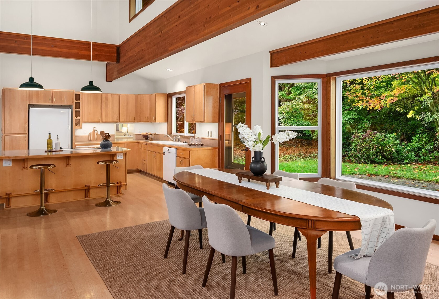 27407 94th Avenue SW, Vashon, WA 98070