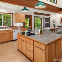 27407 94th Avenue SW, Vashon, WA 98070