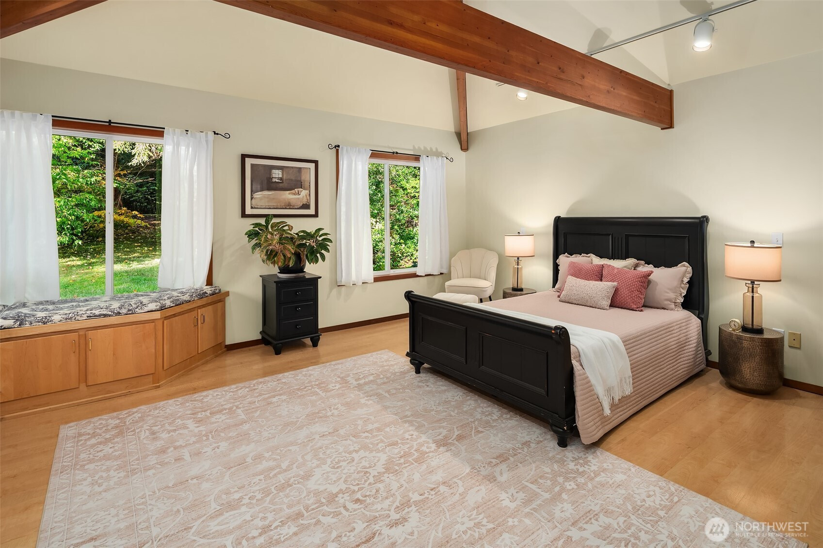 27407 94th Avenue SW, Vashon, WA 98070