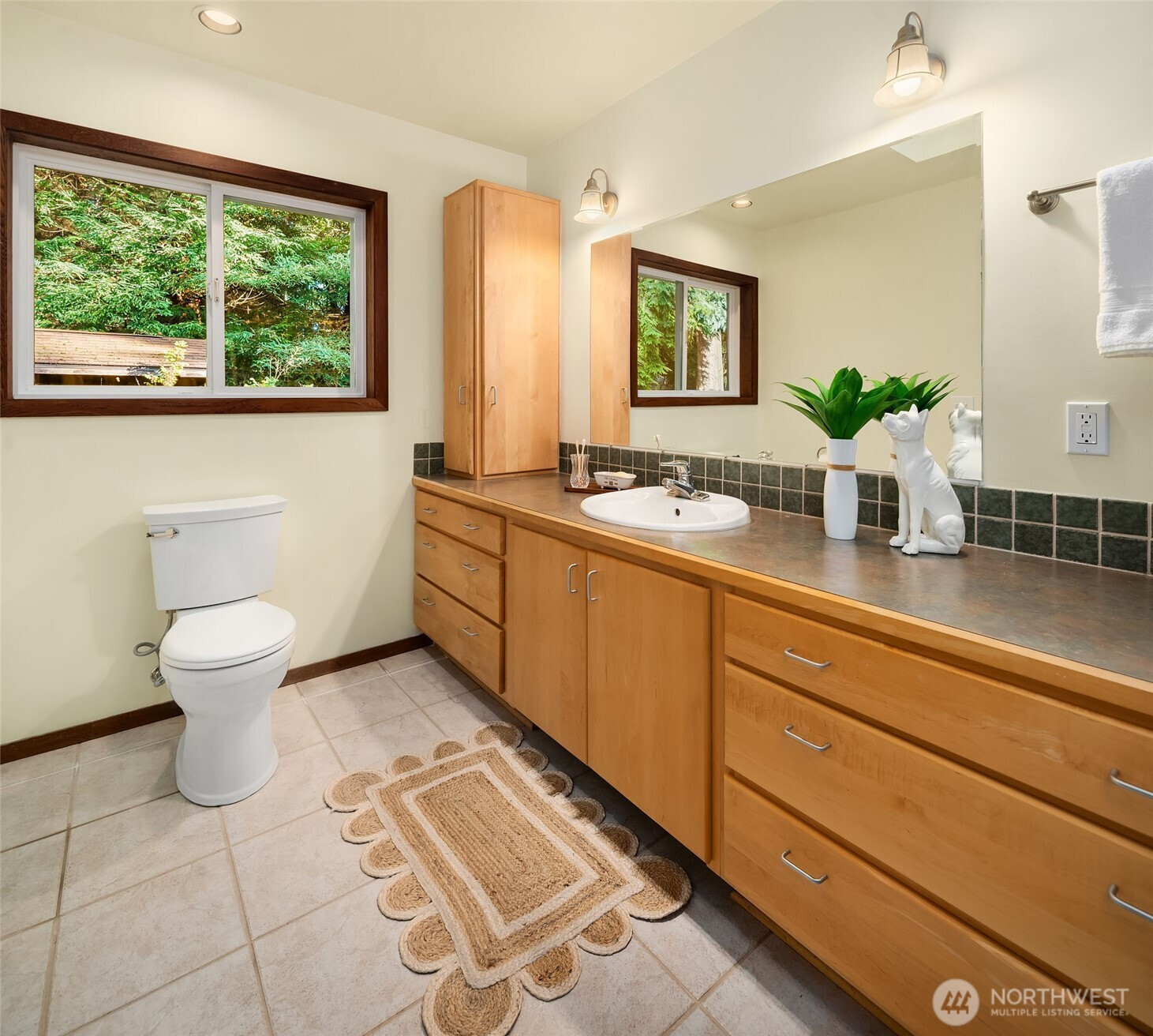 27407 94th Avenue SW, Vashon, WA 98070