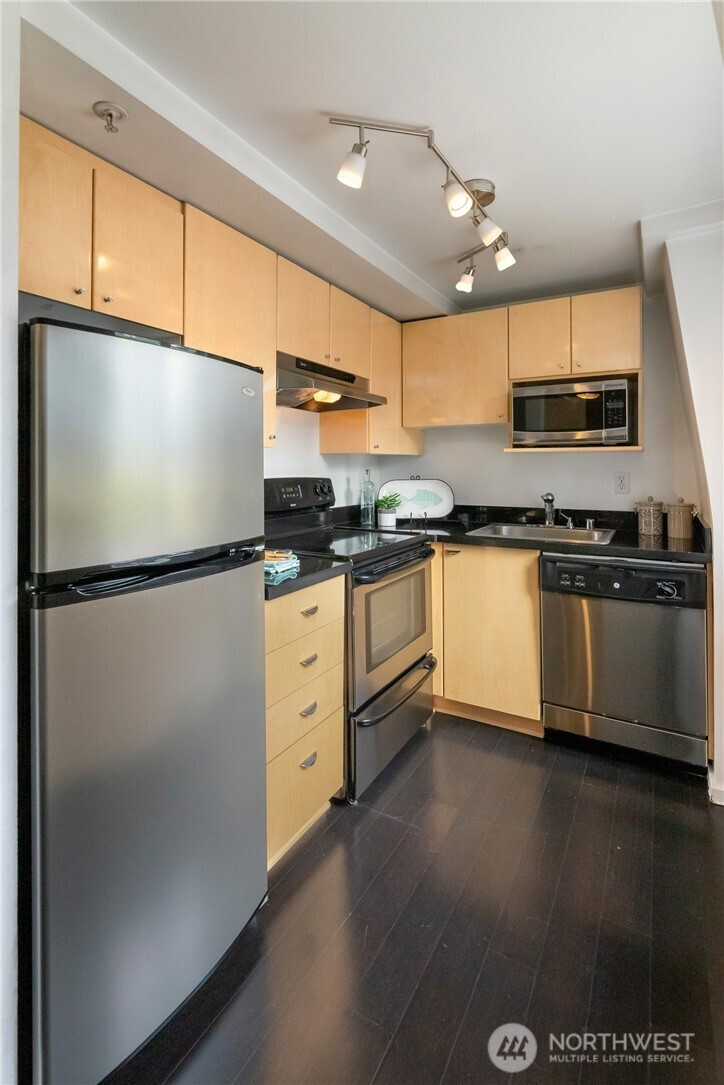 425 Vine Street, Seattle, WA 98121