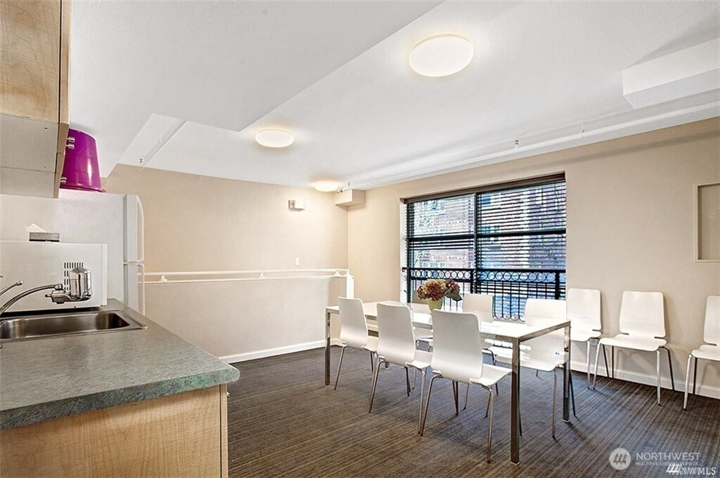 425 Vine Street, Seattle, WA 98121