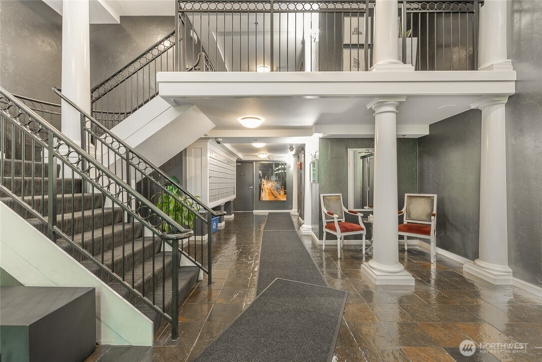 425 Vine Street, Seattle, WA 98121