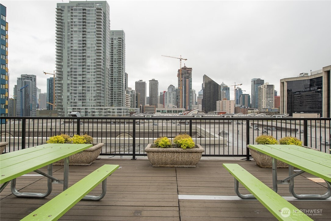 425 Vine Street, Seattle, WA 98121