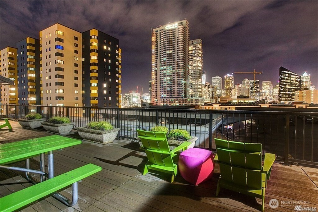 425 Vine Street, Seattle, WA 98121