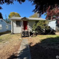 10019 Interlake Avenue N, Seattle, WA 98133