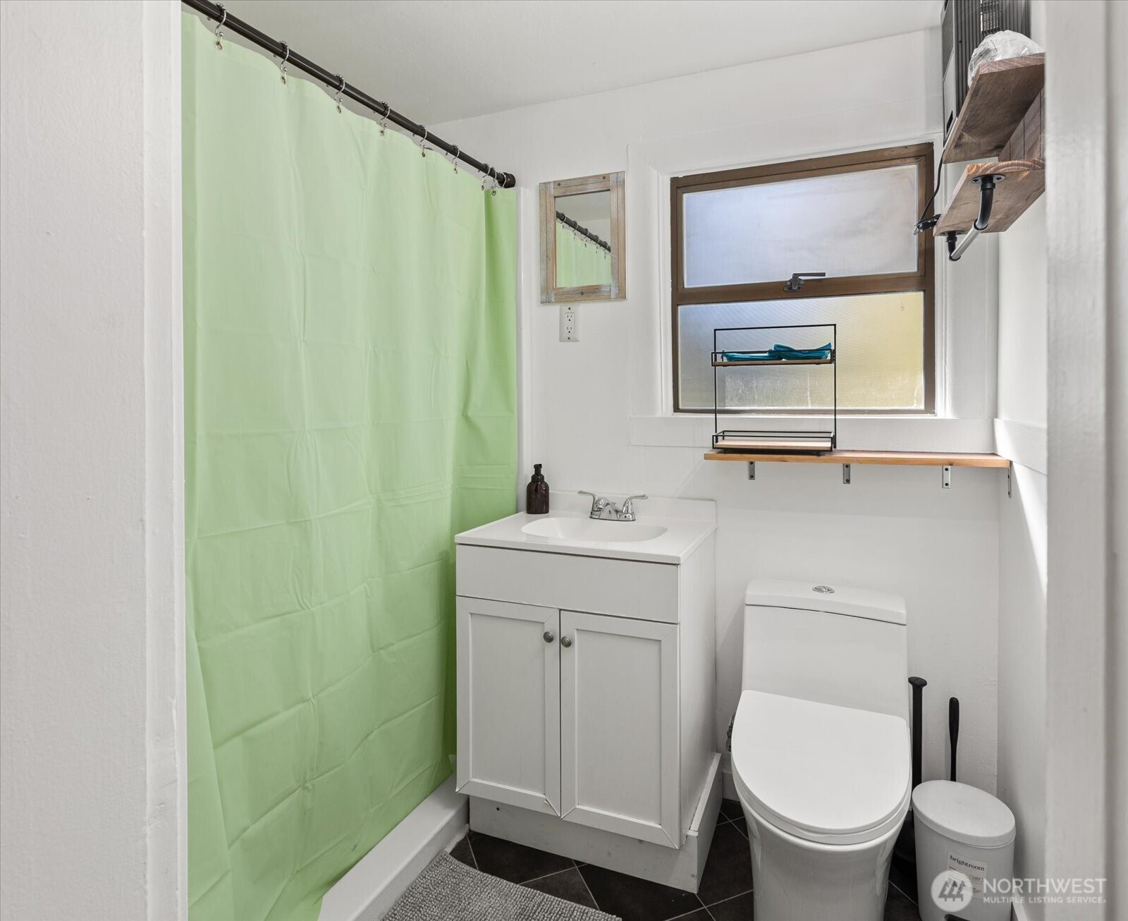 10019 Interlake Avenue N, Seattle, WA 98133