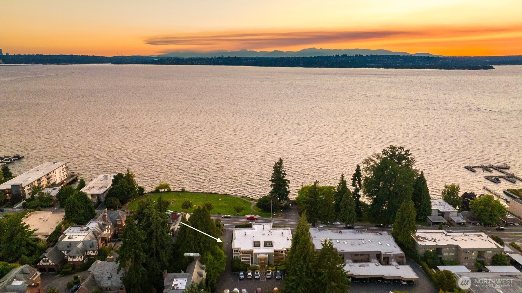 6620 Lake Washington Boulevard NE, Kirkland, WA 98033