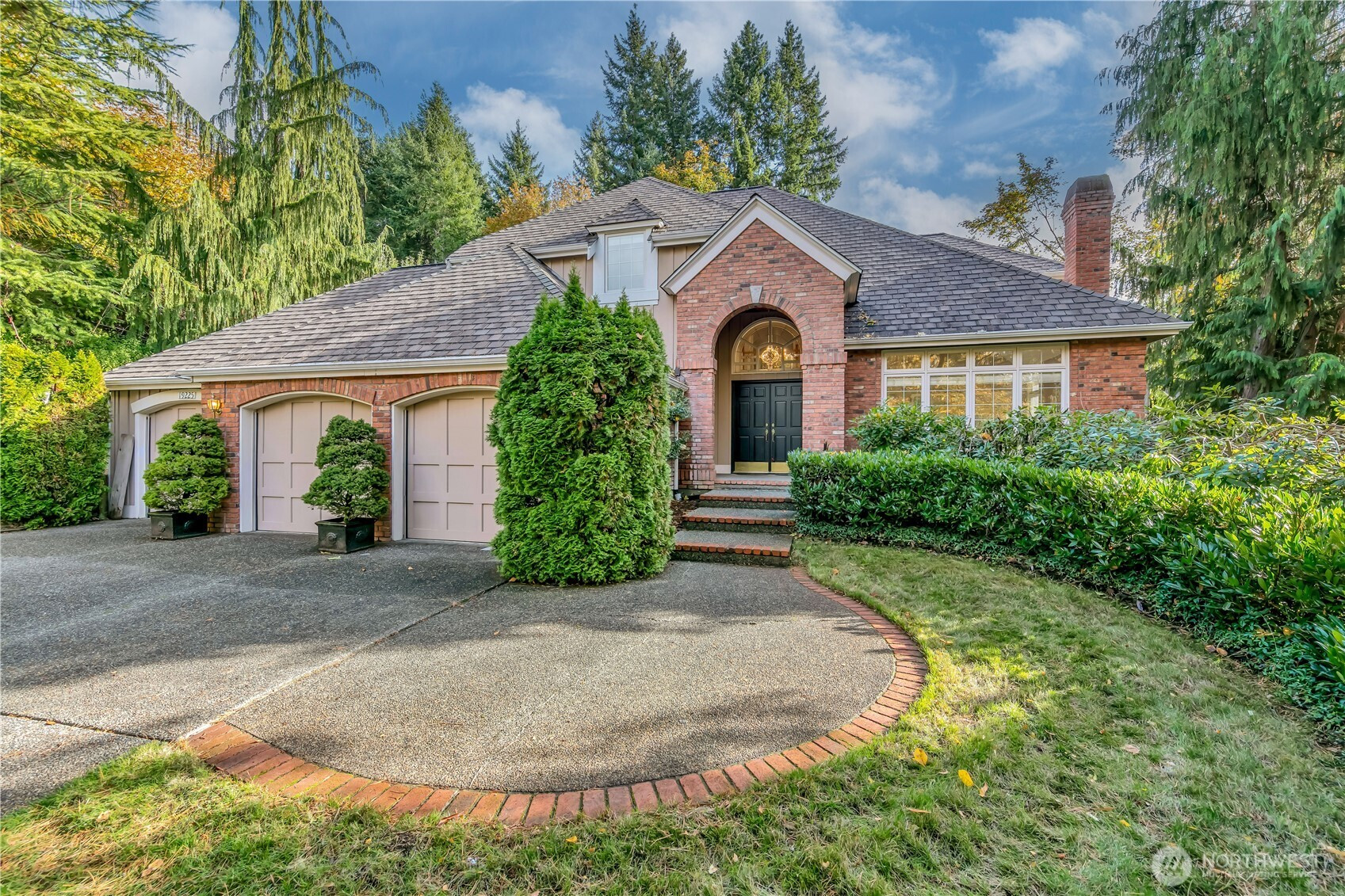 19225 SE 25th St, Sammamish, WA 98075