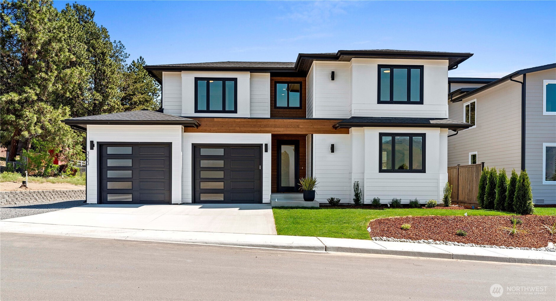 3233 NW Brianna Avenue, East Wenatchee, WA 98802