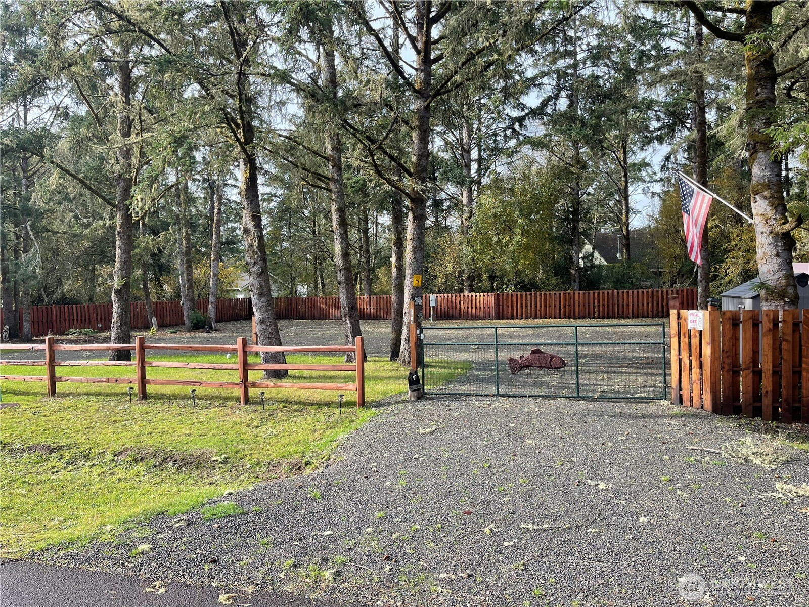 1013 Discovery Avenue SE, Ocean Shores, WA 98569