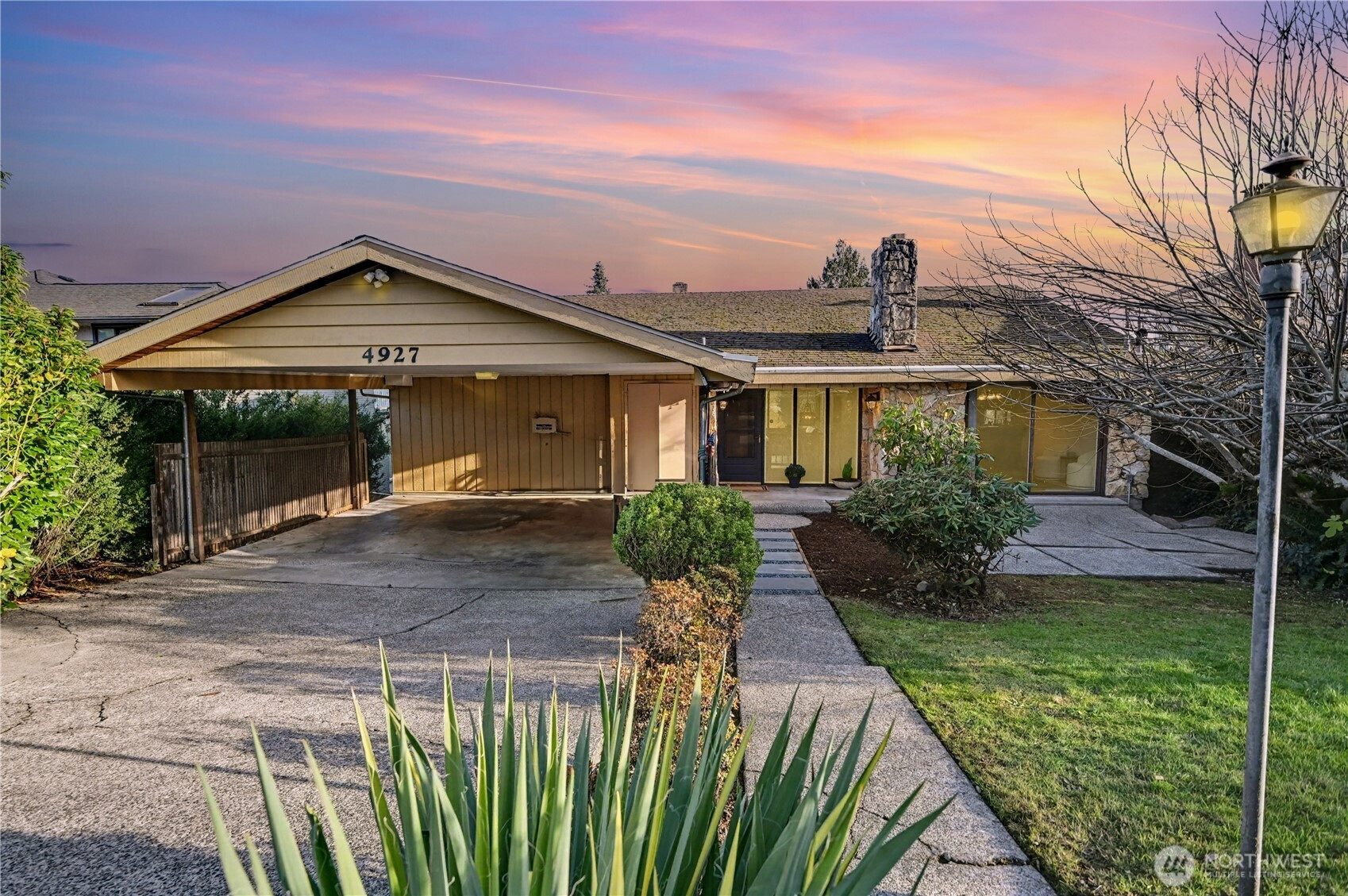 4927 Purdue Avenue NE, Seattle, WA 98105