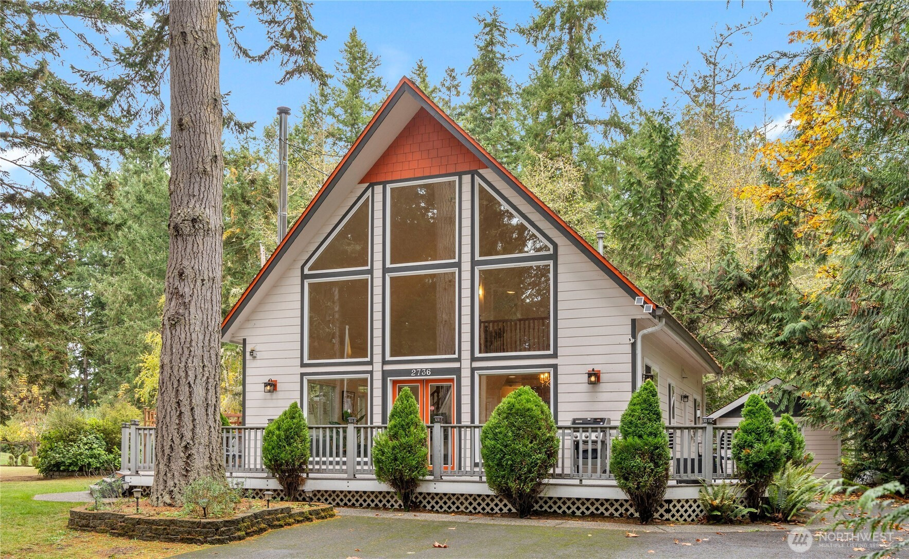 2736 Mountain View Drive NE, Hansville, WA 98340