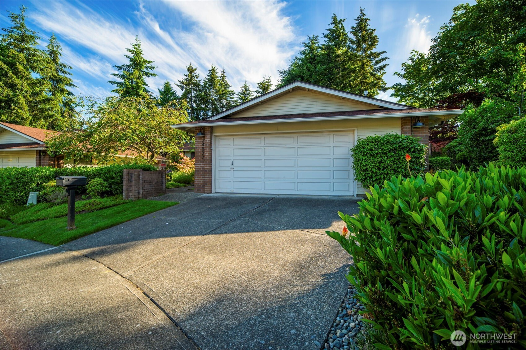 24827 9th Place S, Des Moines, WA 98198