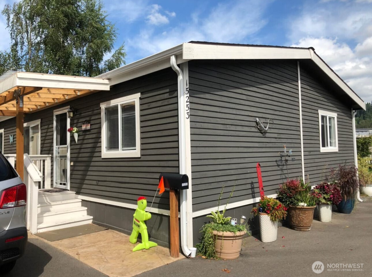 15253 Maple Drive, Renton, WA 98058