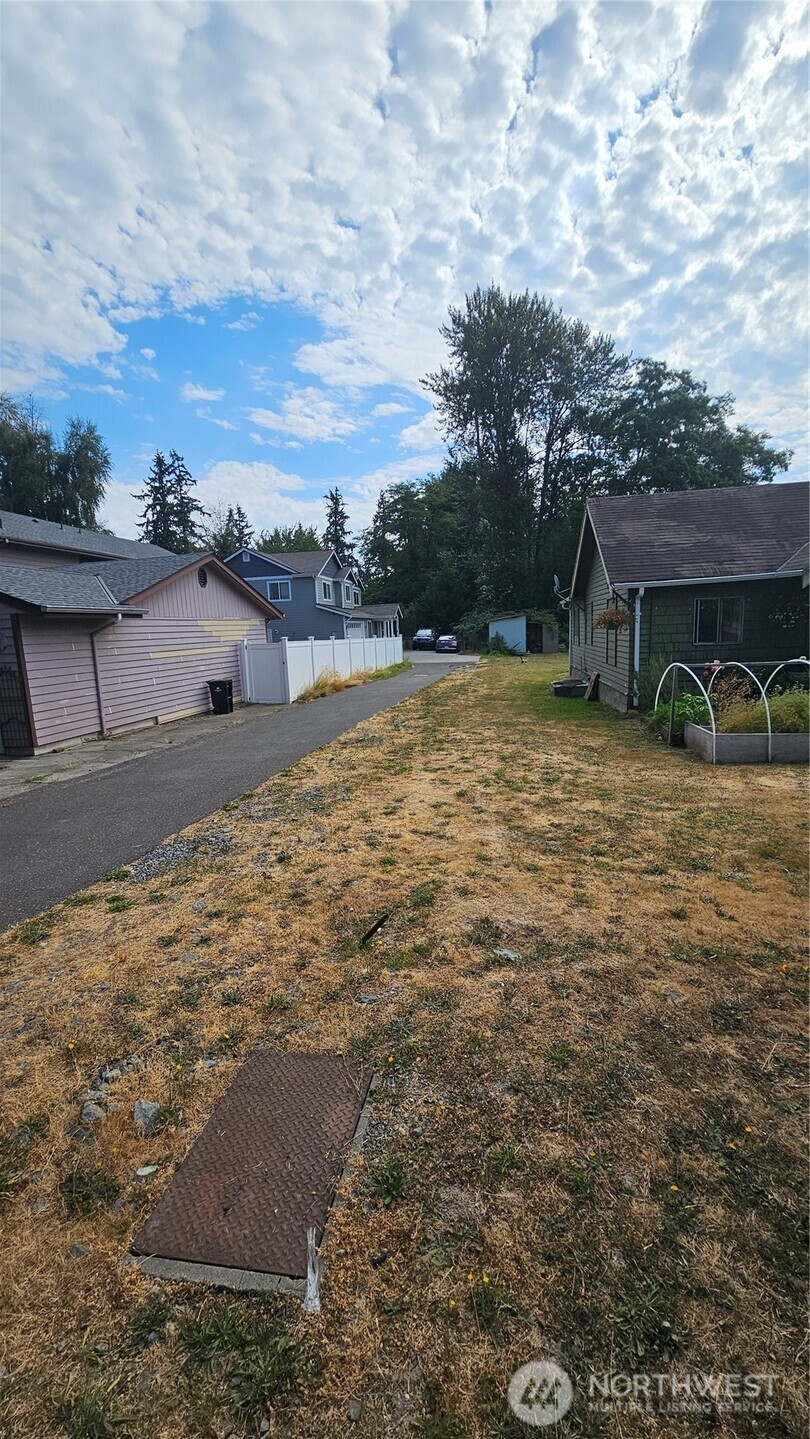 18534 Stone Avenue N, Shoreline, WA 98133