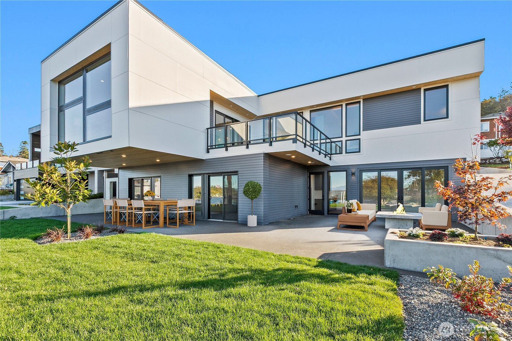 6920 Holeman Avenue, Blaine, WA 98230