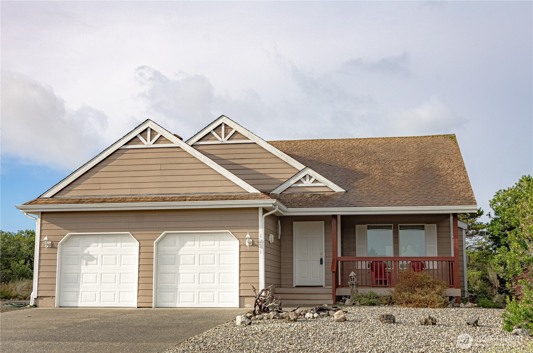1221 E Ocean Shores Boulevard SW, Ocean Shores, WA 98569