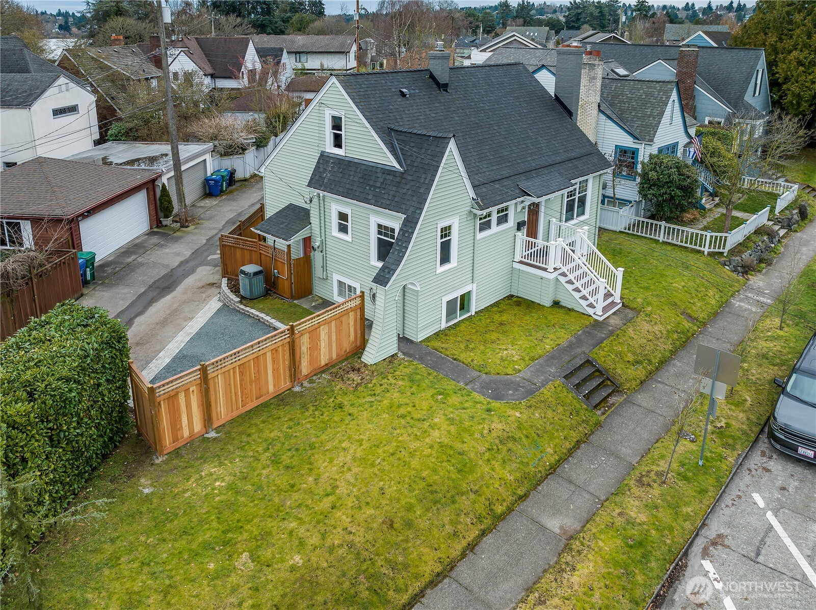 7638 Winona Avenue N, Seattle, WA 98103