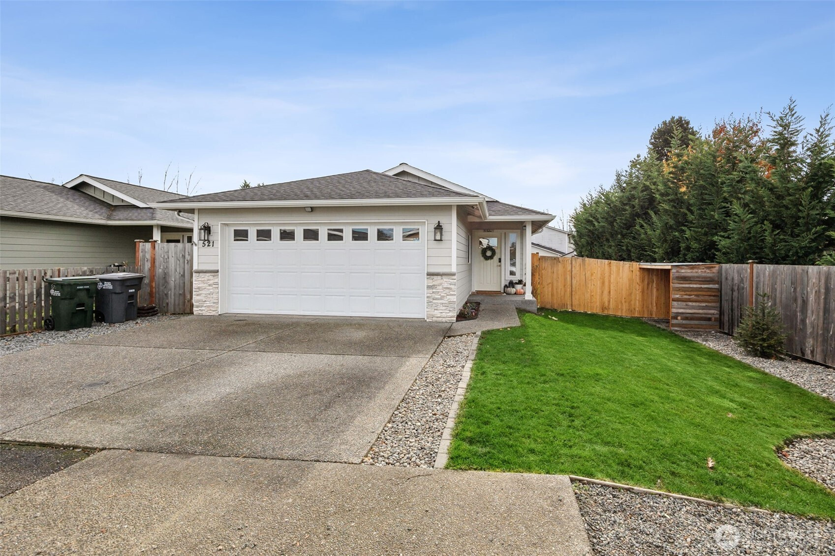 521 E Van Dam Place, Buckley, WA 98321