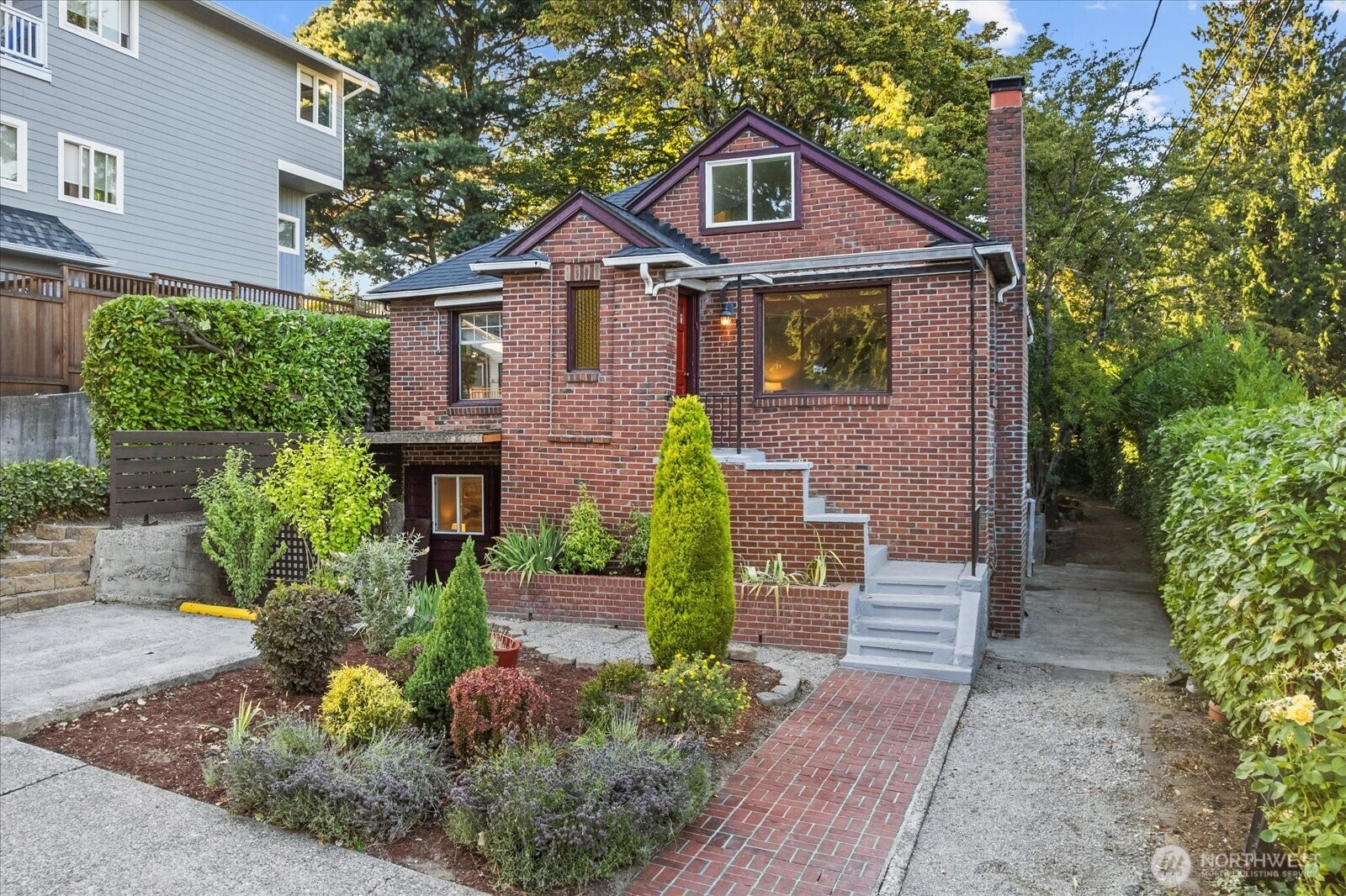 1742 NE 89th Street, Seattle, WA 98115