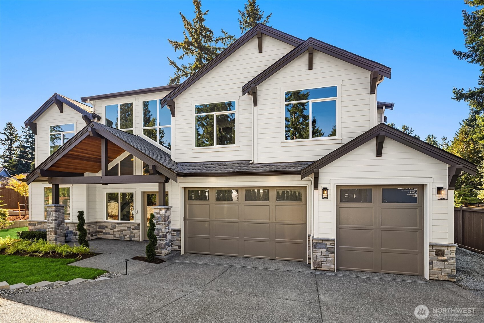 12925 NE 70th Lane, Kirkland, WA 98033