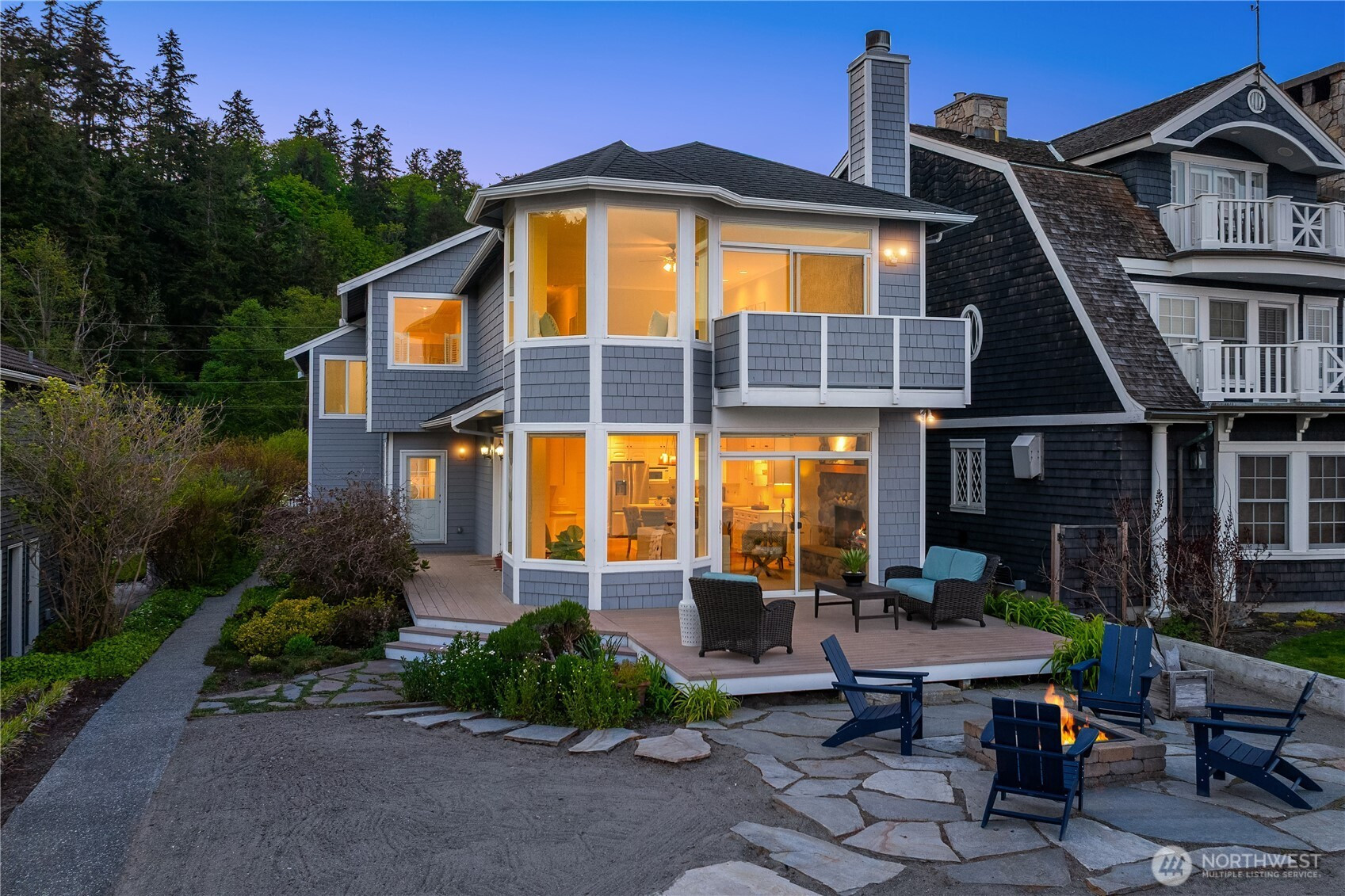 1882 Shore Avenue, Freeland, WA 98249