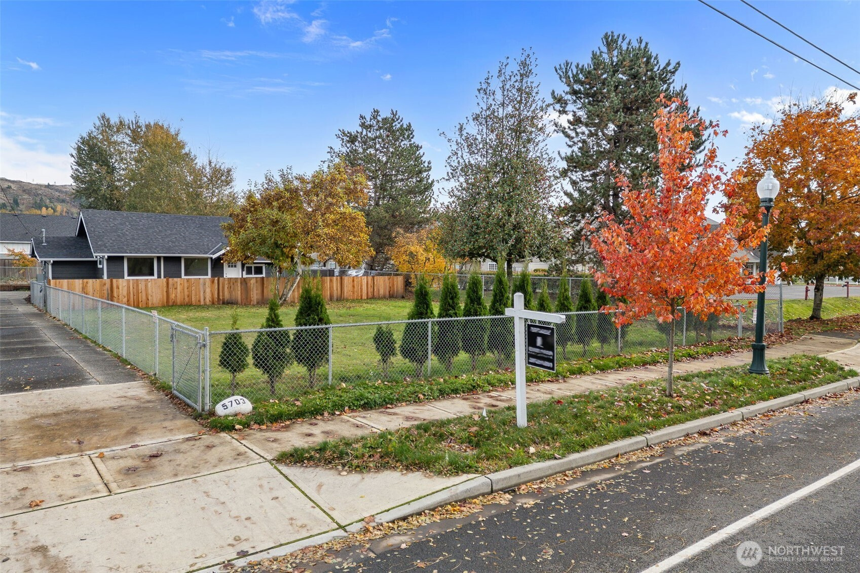 5703 Parker Road E, Sumner, WA 98390