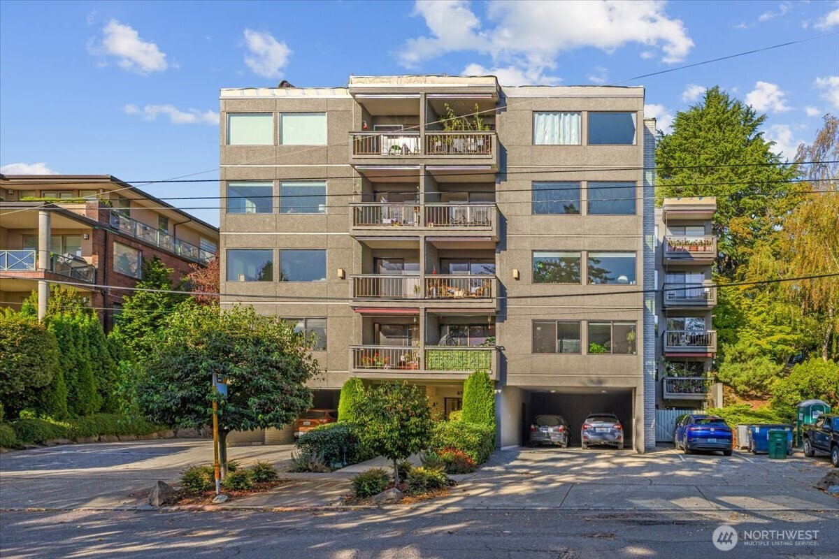 654 W Olympic Place, Seattle, WA 98119