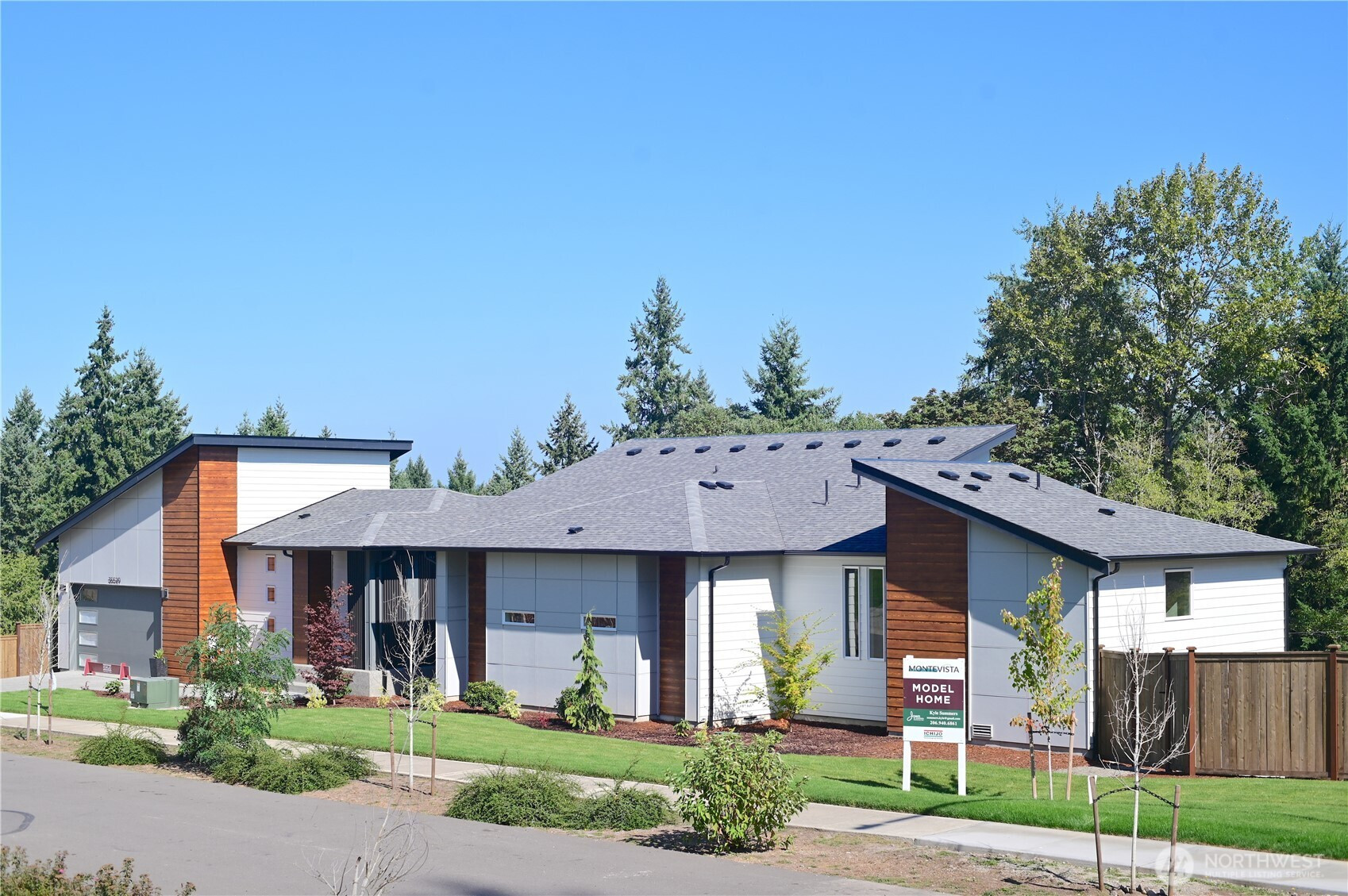 36520 SW 3rd Place Street, Federal Way, WA 98023