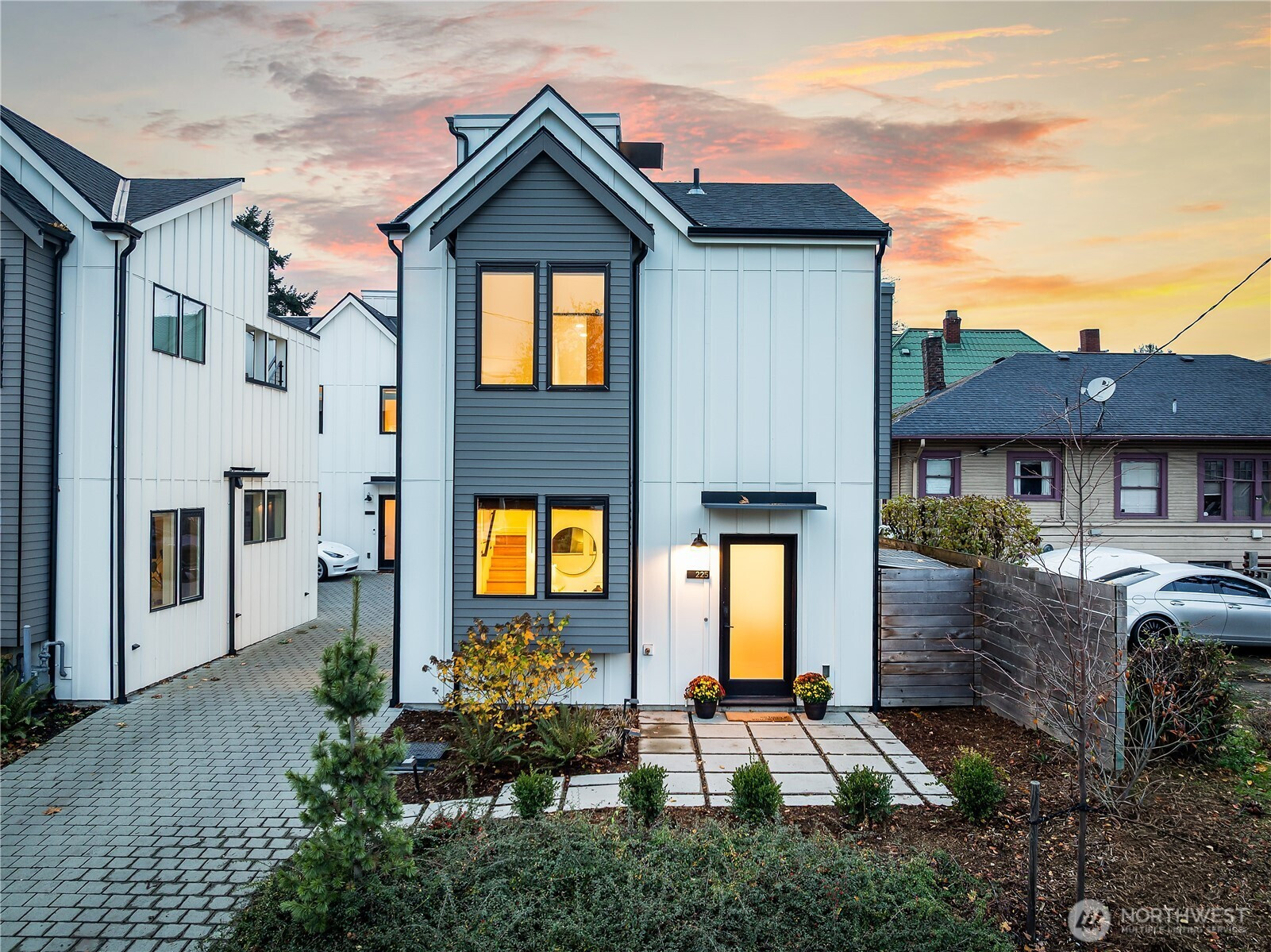 225 24th Avenue, Seattle, WA 98122