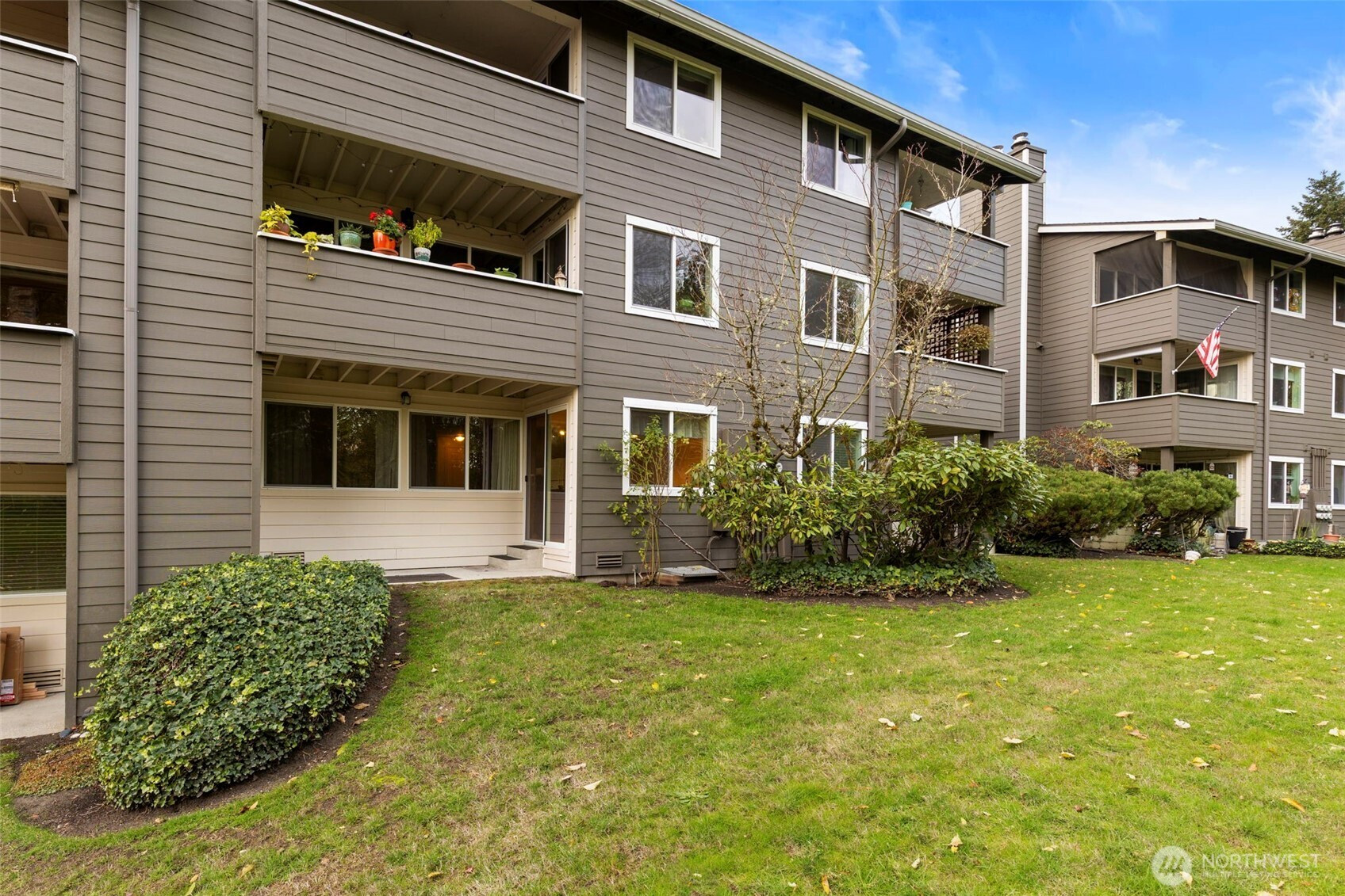 20026 Viking Crest Loop NE, Poulsbo, WA 98370