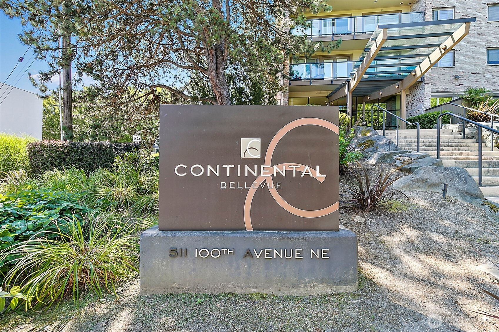 511 100th Avenue NE, Bellevue, WA 98004