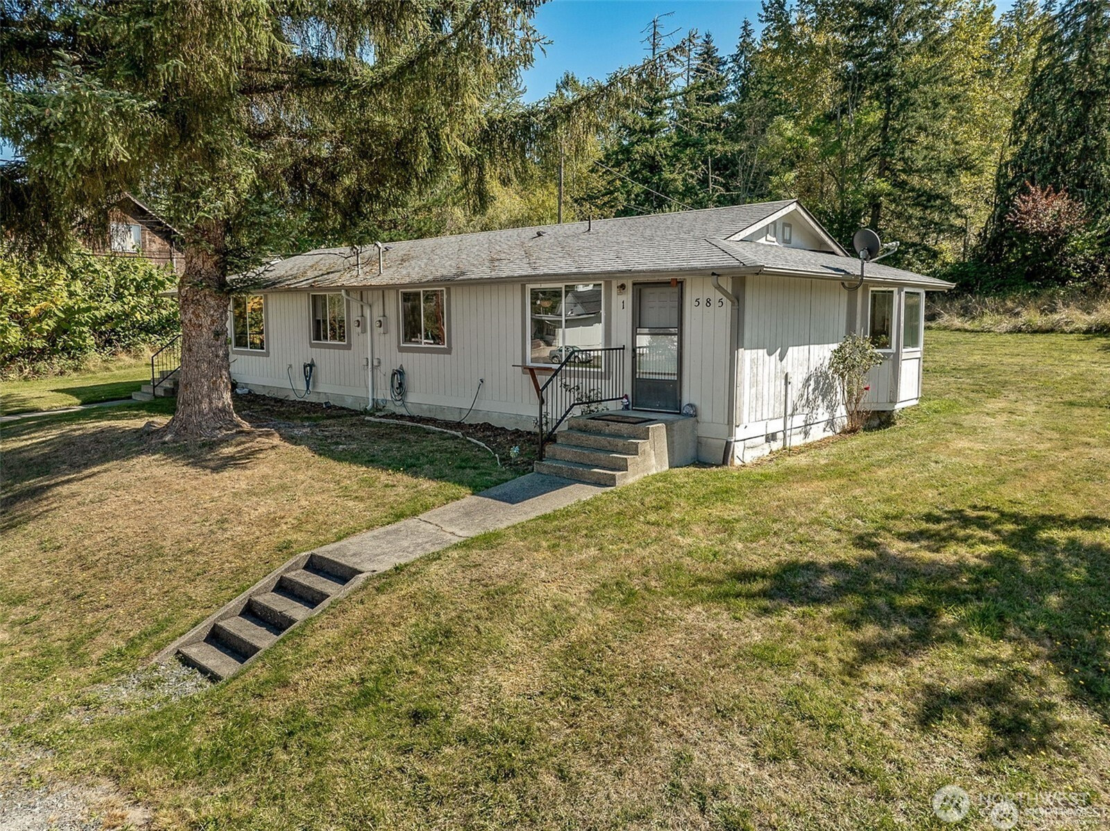 585 Eatonville Hwy W, Eatonville, WA 98328