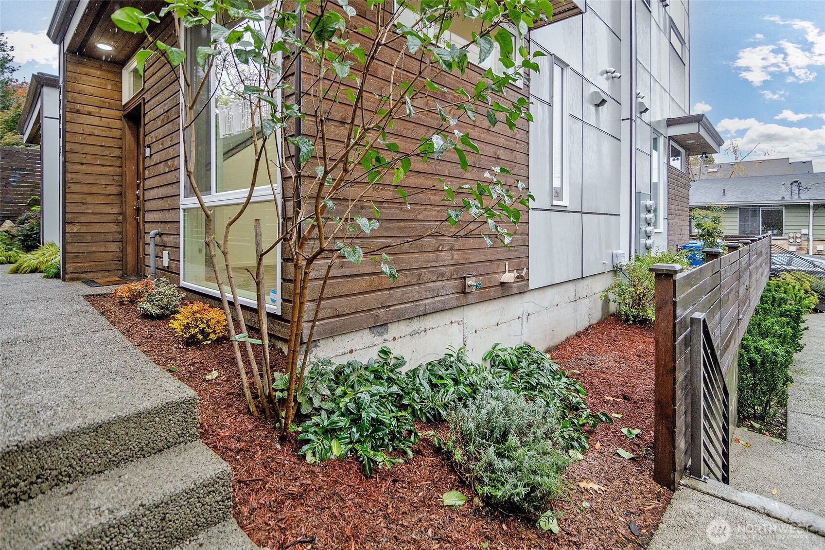 9221 Linden Avenue N, Seattle, WA 98103