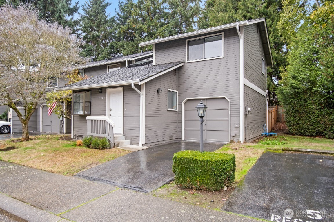 11254 NE 131st Lane, Kirkland, WA 98034