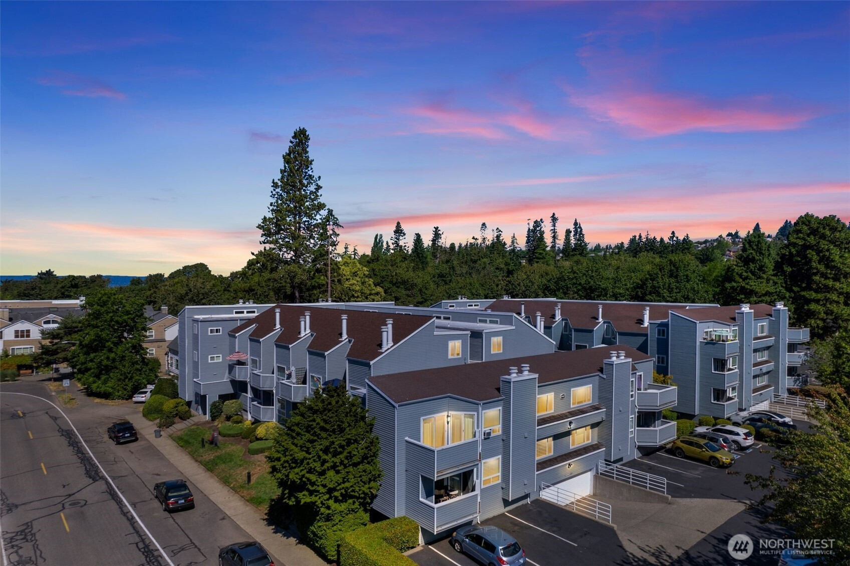 21937 7th Avenue S, Des Moines, WA 98198