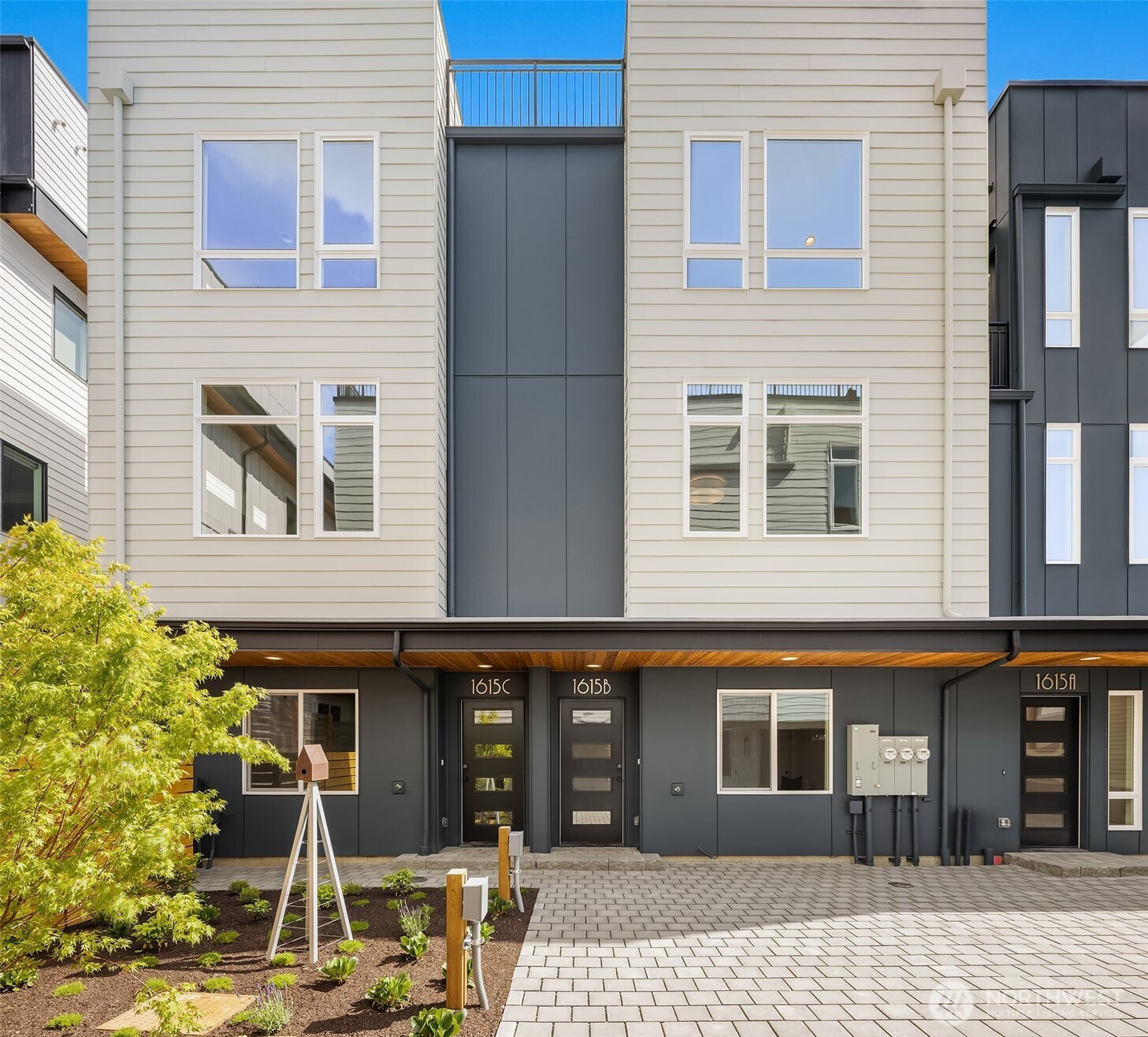 1615 N 50th Street, Seattle, WA 98103