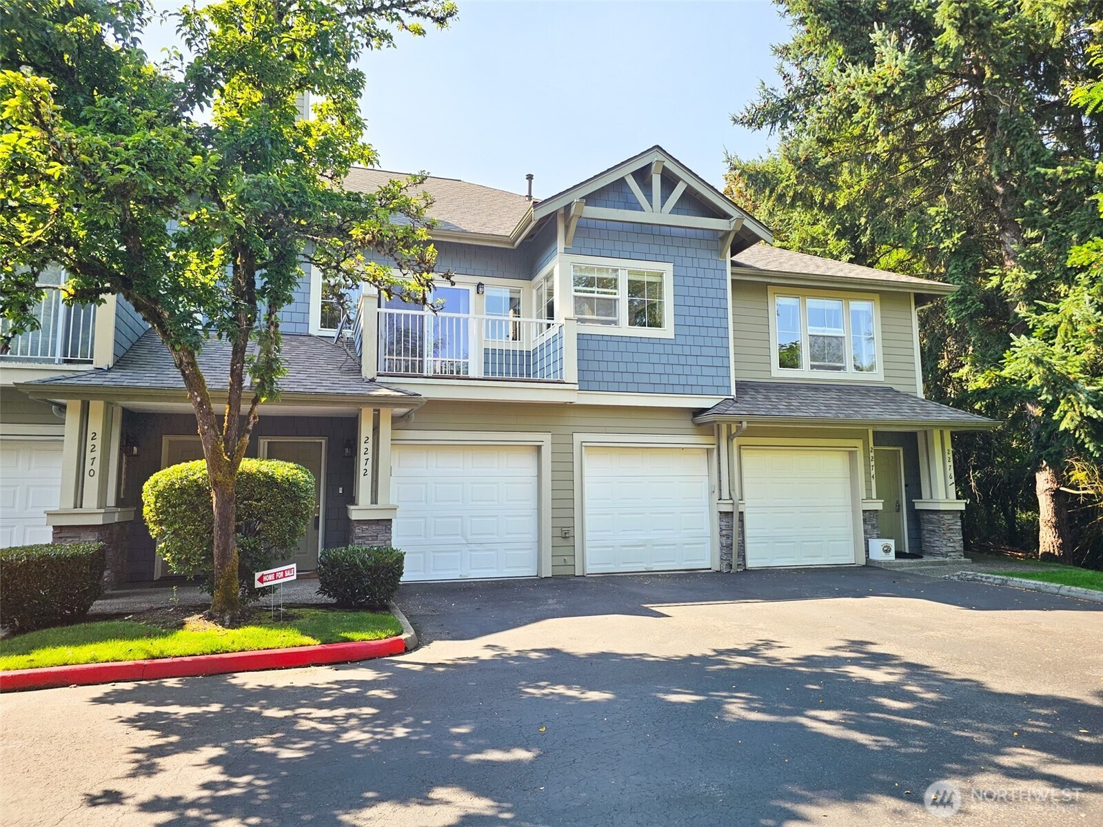 2272 Newport Way NW, Issaquah, WA 98027