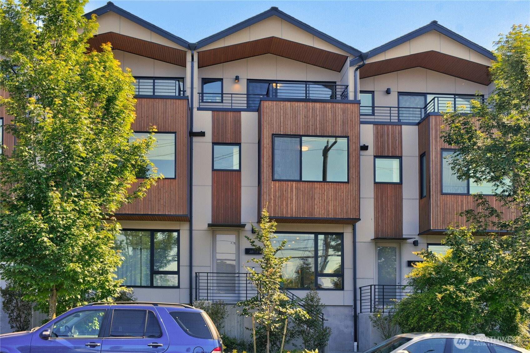 3815 S Cloverdale Street, Seattle, WA 98118