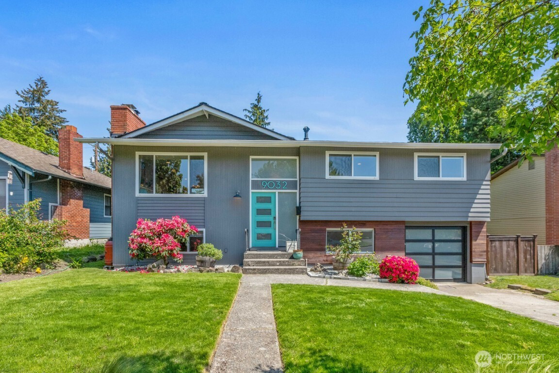 9032 34th Avenue SW, Seattle, WA 98126