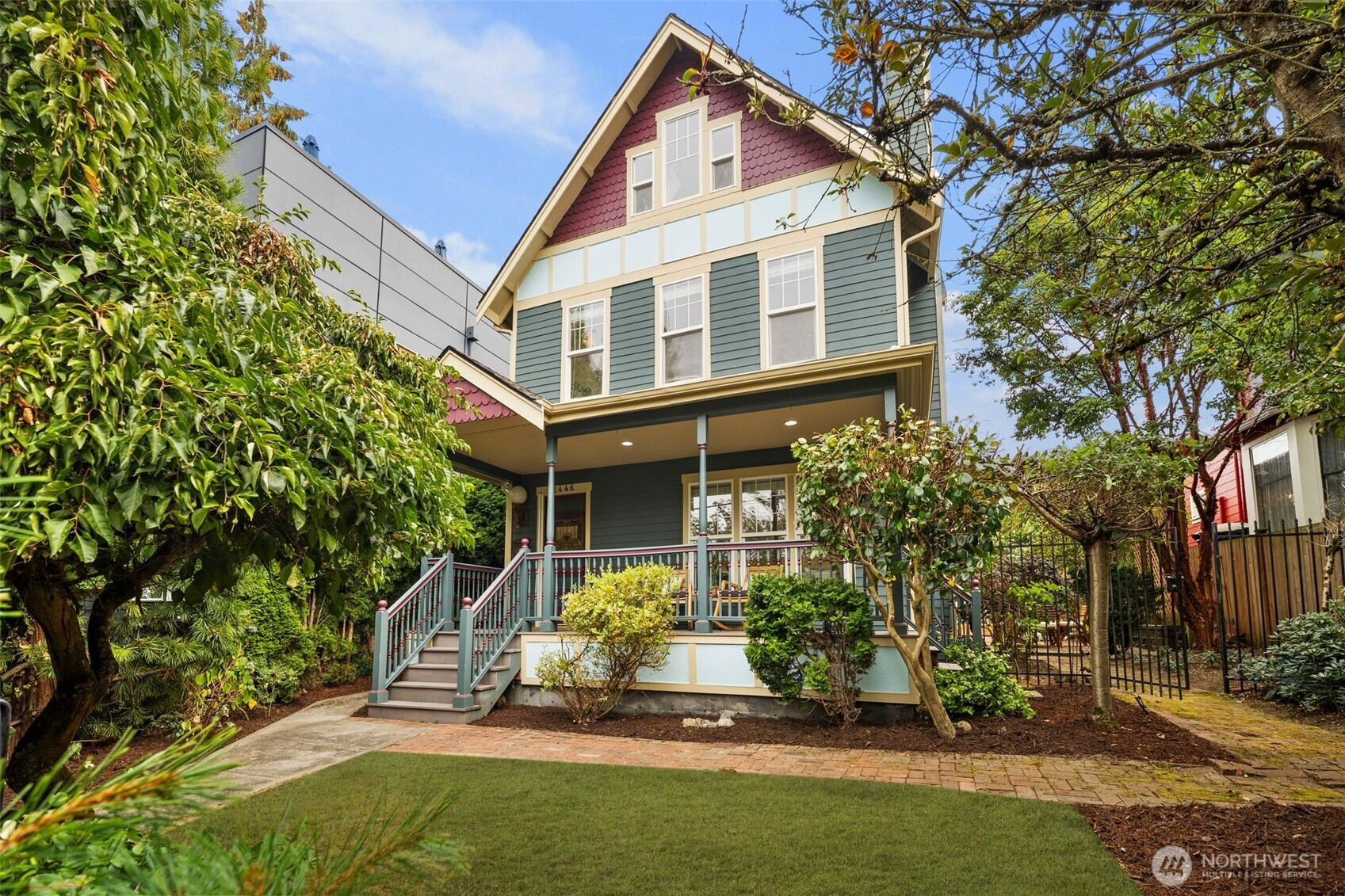 2446 Queen Anne Avenue N, Seattle, WA 98109