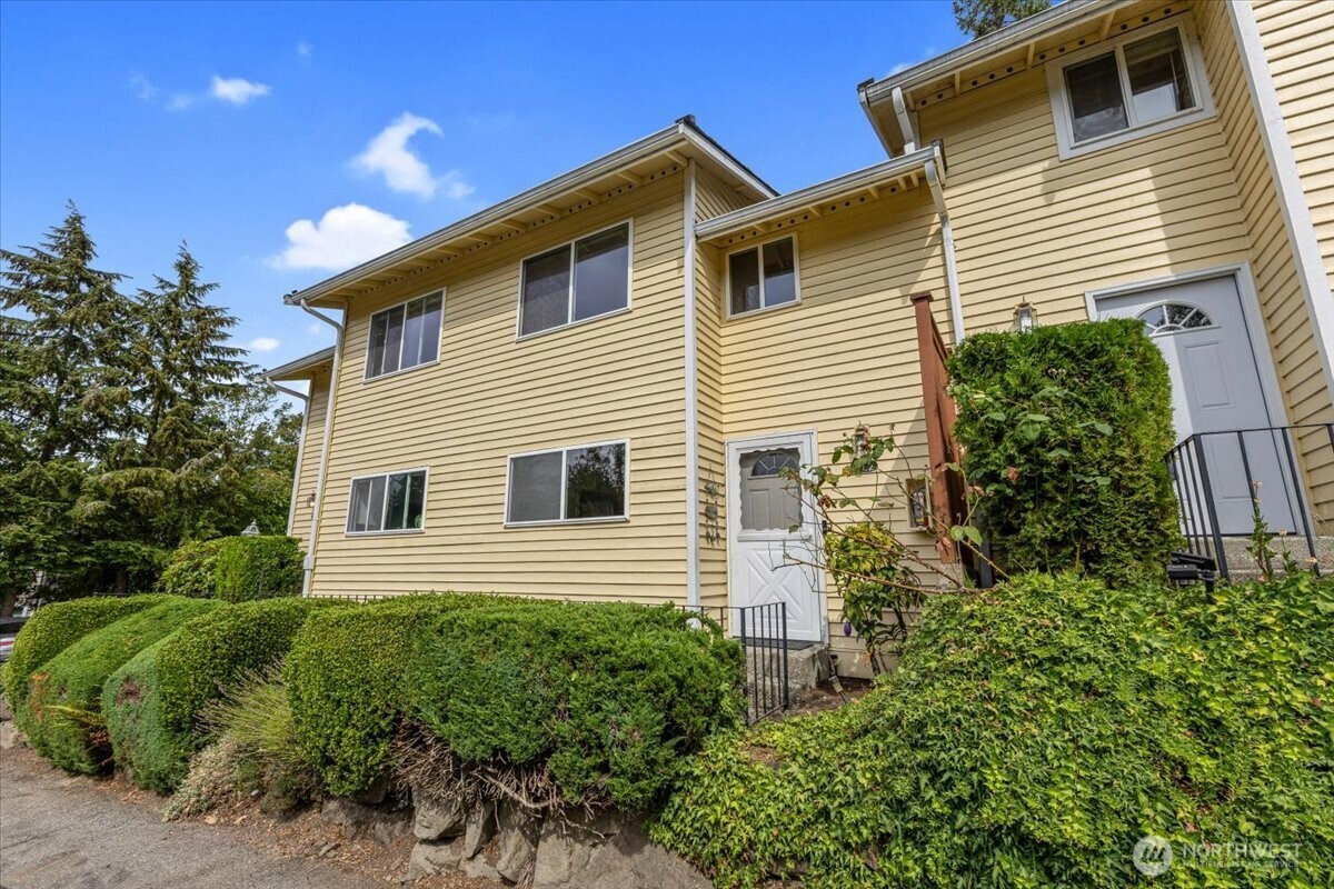 12024 101st Avenue NE, Kirkland, WA 98034