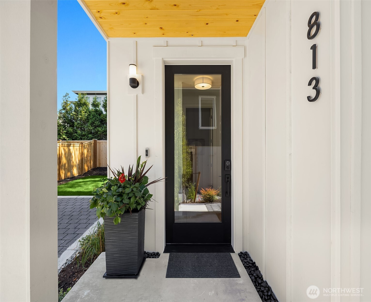 813 18th Avenue W, Kirkland, WA 98033