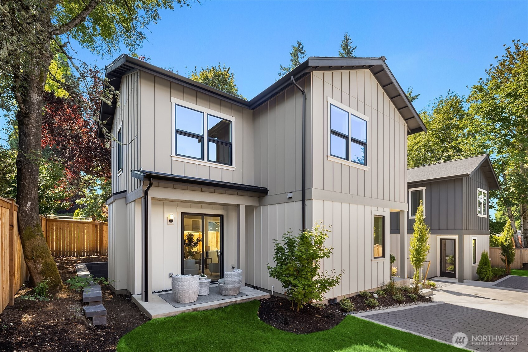 817 18th Avenue W, Kirkland, WA 98033