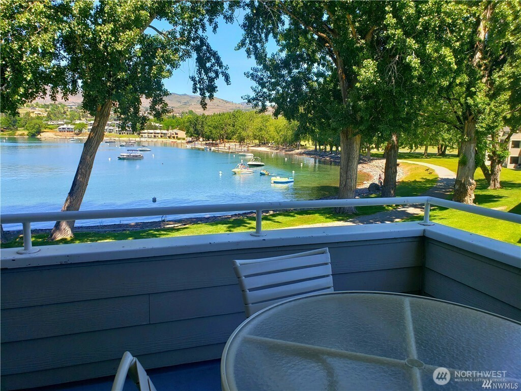 1 Beach 581-A, Manson, WA 98831