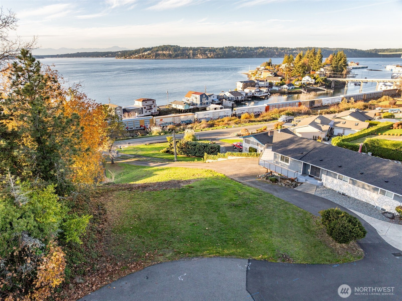 2704 Soundview Drive W, University Place, WA 98466