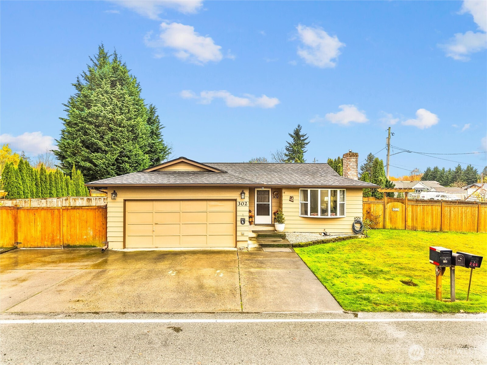 302 1st Avenue E, Pacific, WA 98047