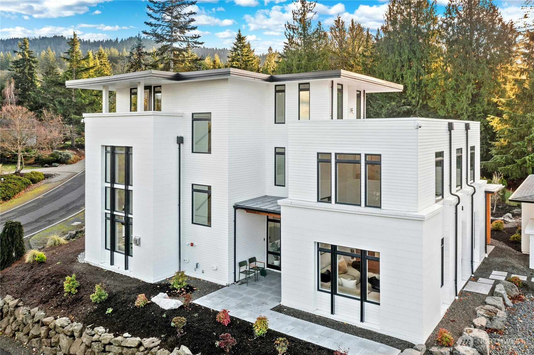 2115 Squak Mountain Loop SW, Issaquah, WA 98027